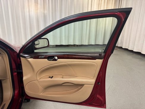 Used 2008 Buick Lucerne CXL w/ Driver Confidence Package image 24