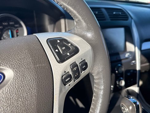 Used 2013 Ford Explorer XLT image 34