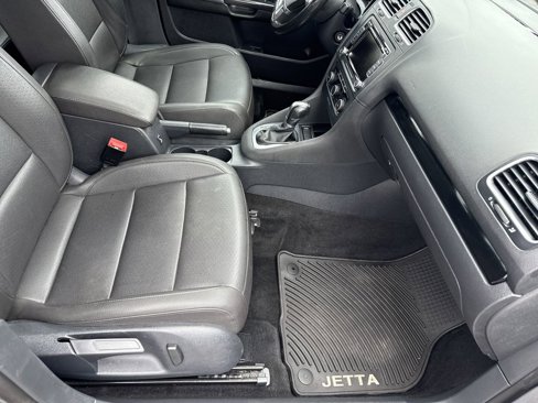 Used 2014 Volkswagen Jetta TDI image 12