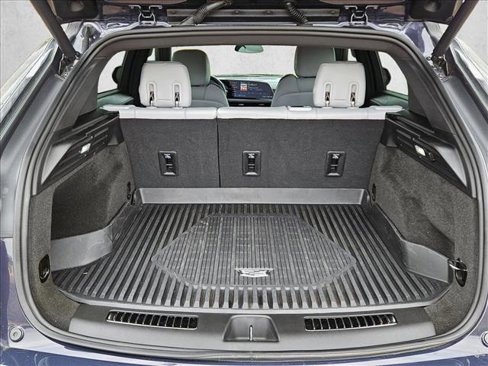 Certified 2025 Cadillac XT4 Sport image 6