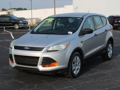 Used 2015 Ford Escape S image 2