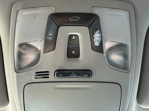 Used 2016 Toyota Sienna XLE image 23