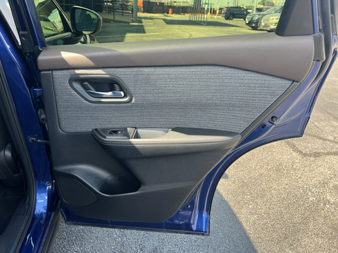 Used 2023 Nissan Rogue SV image 26