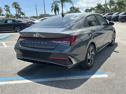 Certified 2025 Hyundai Elantra SEL image 6