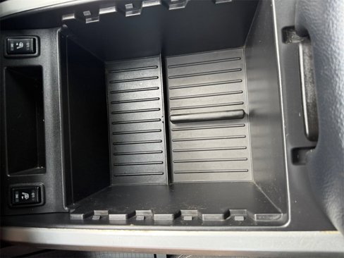 Used 2016 Nissan Titan SV image 24