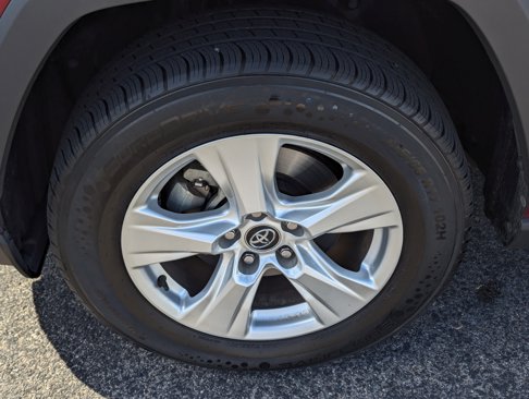 Used 2020 Toyota RAV4 XLE w/ Convenience Package image 7