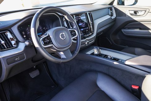 Used 2025 Volvo XC60 B5 Plus image 18
