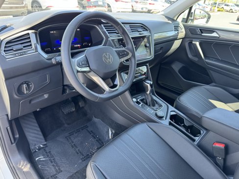 Certified 2023 Volkswagen Tiguan SE image 17