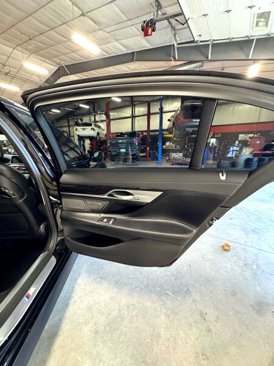 Used 2020 BMW 750i xDrive w/ M Sport Package image 23