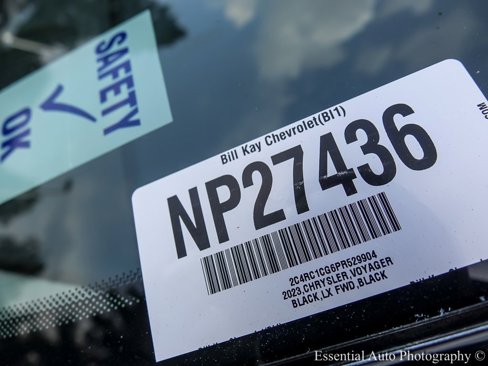 Used 2023 Chrysler Voyager LX image 32