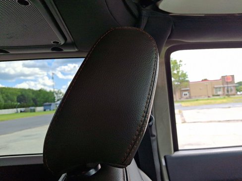 Used 2017 Jeep Wrangler Sahara w/ Connectivity Group image 13