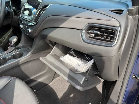 Used 2023 Chevrolet Equinox RS w/ RS Leather Package image 41