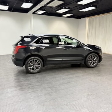 Used 2019 Cadillac XT5 Luxury w/ LPO, Black Ice Package image 6