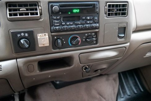 Used 2002 Ford F350 Lariat image 3