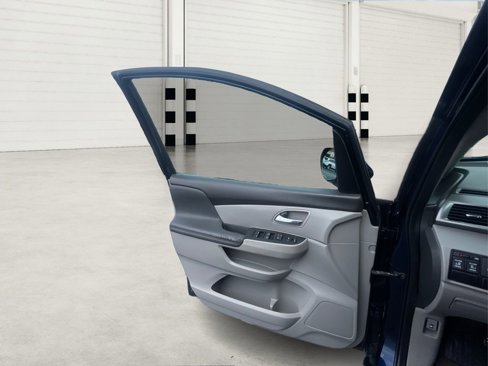 Used 2016 Honda Odyssey SE image 17