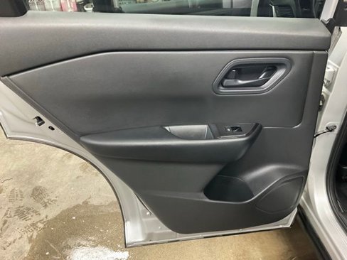 Used 2024 Nissan Rogue S image 12