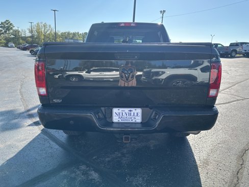 Used 2018 RAM 1500 Express w/ Black Ram 1500 Express Group image 4