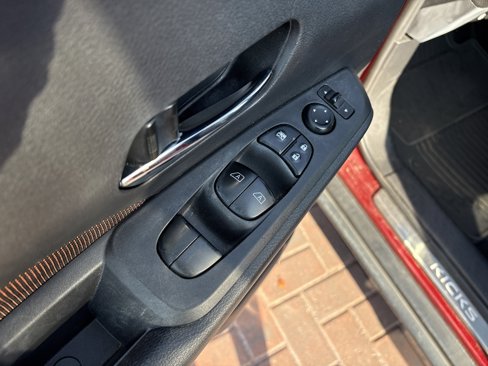 Used 2021 Nissan Kicks SR w/ Interior Electronics Package image 15
