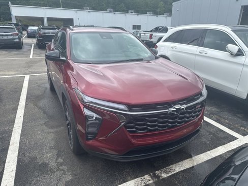Certified 2024 Chevrolet Trax RS w/ Sunroof Package image 8