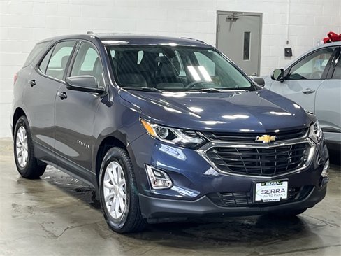 Used 2018 Chevrolet Equinox LS image 3