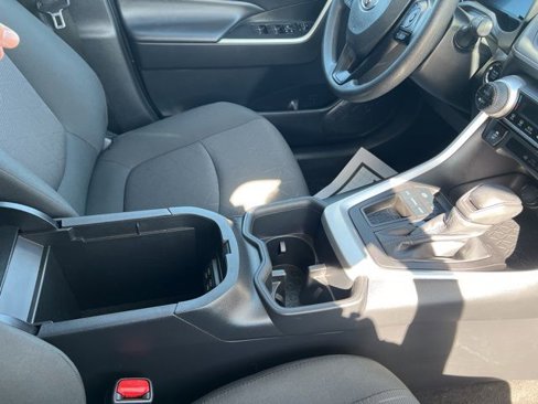 Used 2024 Toyota RAV4 XLE image 27