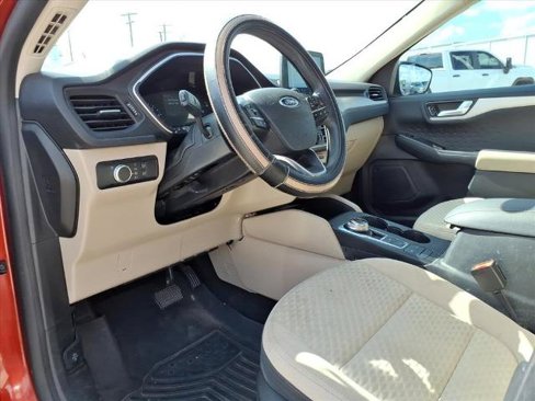 Used 2020 Ford Escape SE image 16