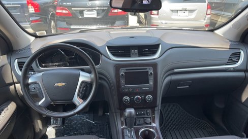 Used 2017 Chevrolet Traverse LT w/ Style and Technology Package image 9