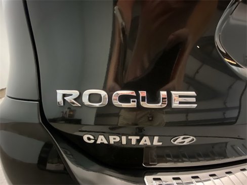 Used 2018 Nissan Rogue SV image 26