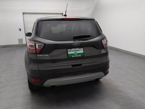 Used 2017 Ford Escape SE image 6