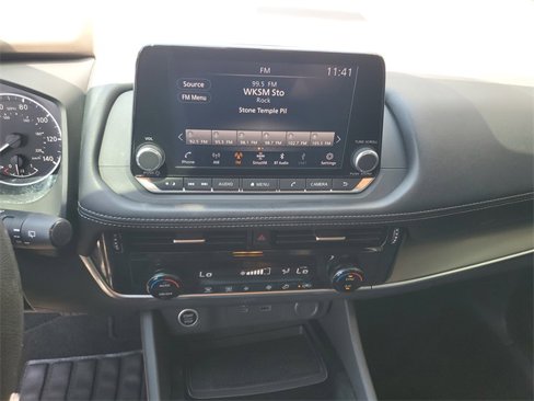 Certified 2022 Nissan Rogue SV image 13
