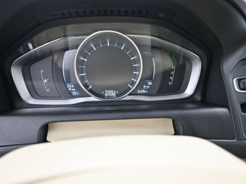 Used 2016 Volvo XC60 T6 w/ Proximity Package image 15