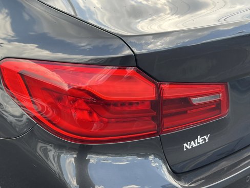 Used 2019 BMW 540i w/ Convenience Package image 9