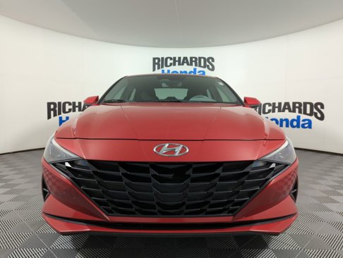 Used 2023 Hyundai Elantra SEL image 3