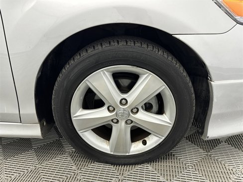 Used 2010 Toyota Camry image 13