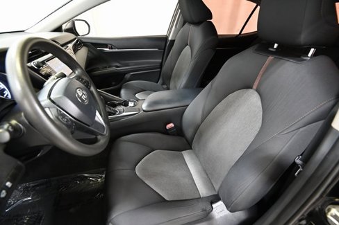 Used 2019 Toyota Camry LE image 7