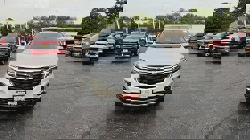 Used 2022 Chevrolet Equinox LT image 3