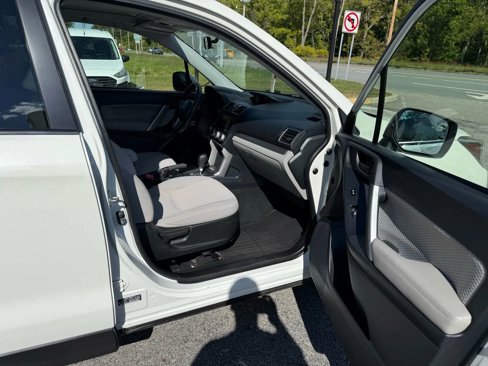 Used 2018 Subaru Forester 2.5i Premium w/ All-Weather Package image 17