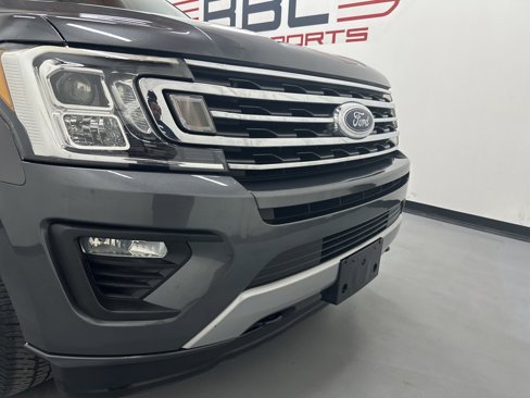 Used 2018 Ford Expedition XLT w/ Equipment Group 202A image 2