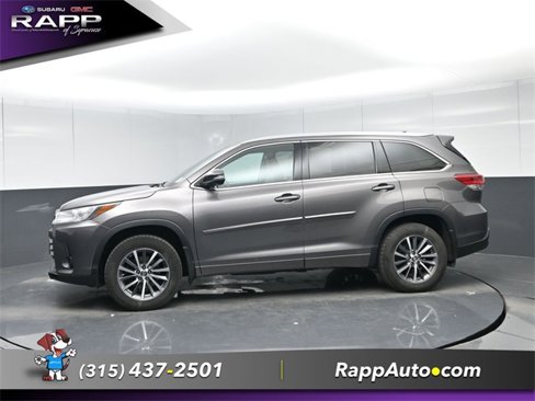 Used 2018 Toyota Highlander XLE image 4