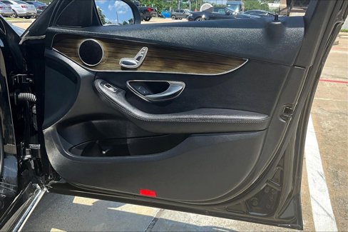 Used 2019 Mercedes-Benz C 300 Sedan image 24