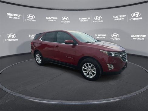 Used 2018 Chevrolet Equinox LT image 2