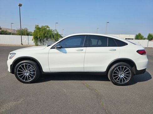 Used 2023 Mercedes-Benz GLC 300 4MATIC Coupe image 3