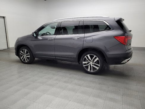 Used 2018 Honda Pilot Touring image 3