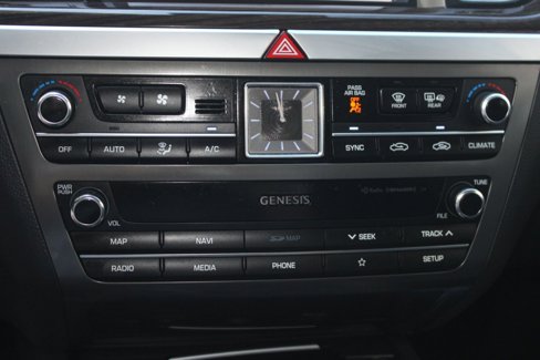 Used 2019 Genesis G80 3.8 image 17