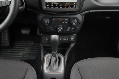 Used 2023 Jeep Renegade Latitude w/ Premium Group image 26