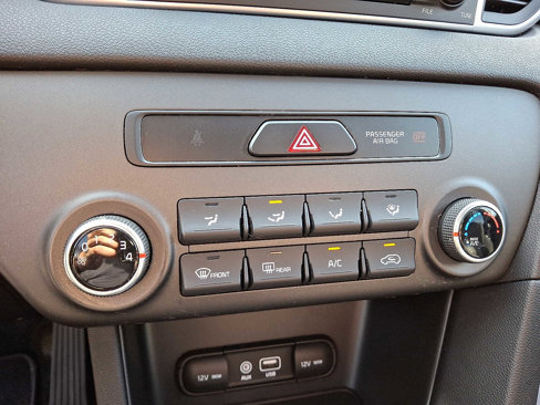 Used 2018 Kia Sportage LX image 17