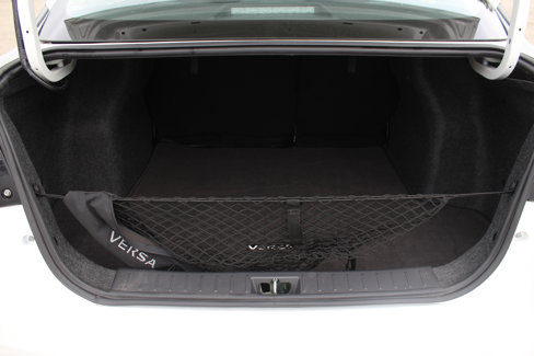 Used 2023 Nissan Versa SV w/ Trunk Package image 6