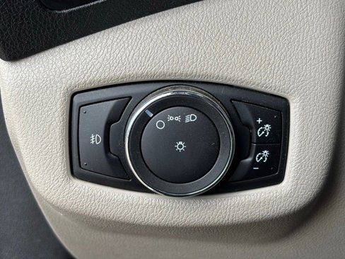 Used 2016 Ford Transit Connect XLT image 24