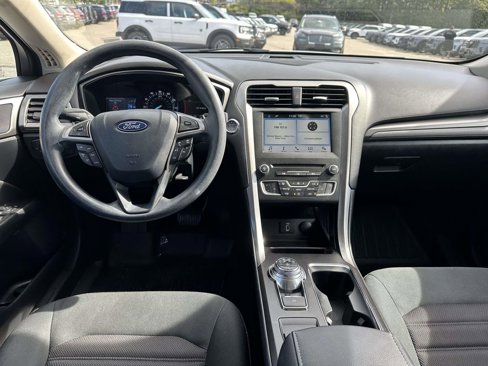 Used 2018 Ford Fusion SE w/ Fusion SE Technology Package image 12