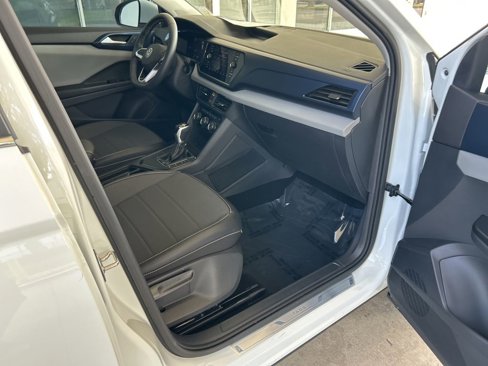 Used 2023 Volkswagen Taos SE image 22